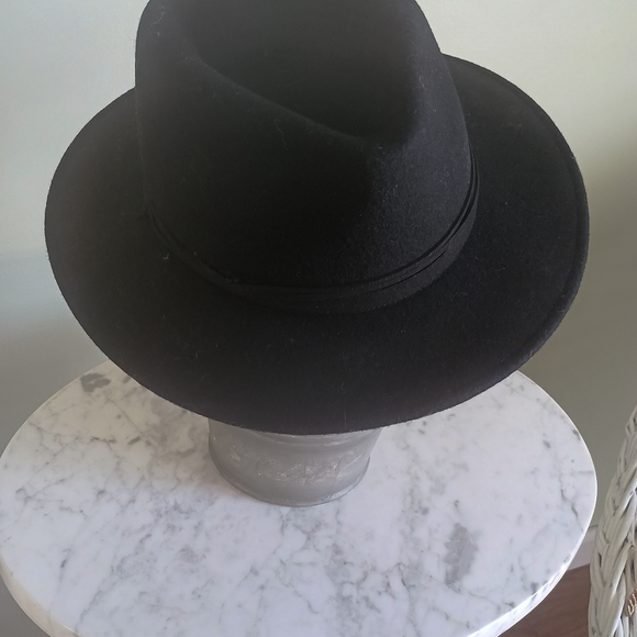 Hat - Picture 2 of 4